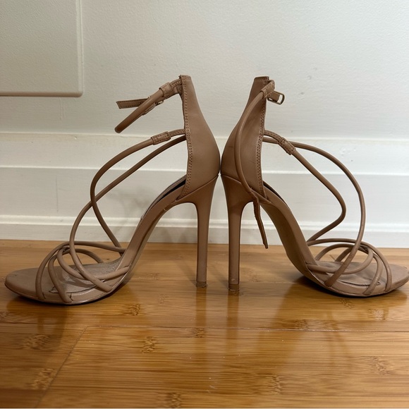 STEVE MADDEN NUDE STRAPPY HEEL - Picture 3 of 5